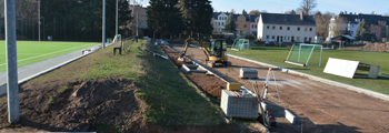 28.11.2018 – Der Rasenplatz wird eingerahmt